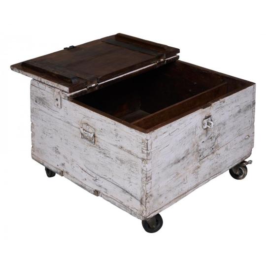 feher festett feluletu lada rusztikus kiegeszito butor eloszoba nappali haloszoba gyerekszoba kerekes butor vintage provance country stilus lameridiana lakberendezes novita.jpg